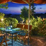 Pear Tree Апартаменты *