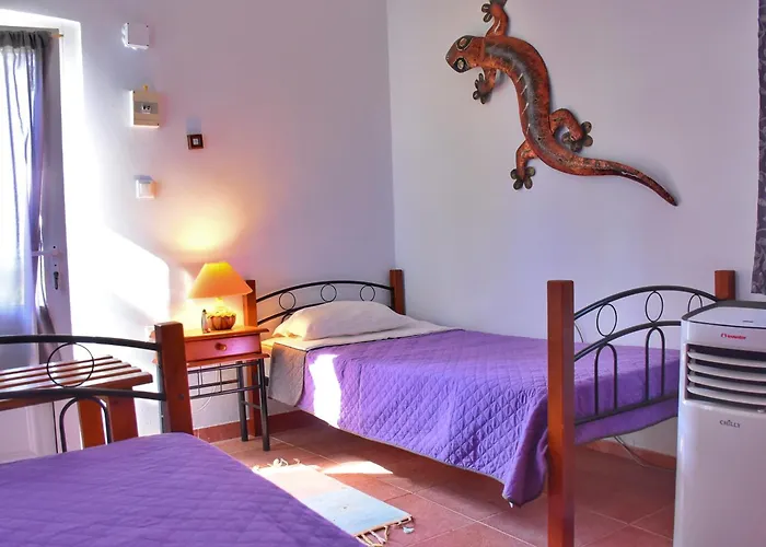 Pear Tree Apartment *