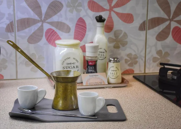 Pear Tree Apartment *